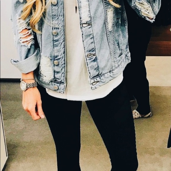 Denim Jean Jacket 💙 - Picture 9 of 9